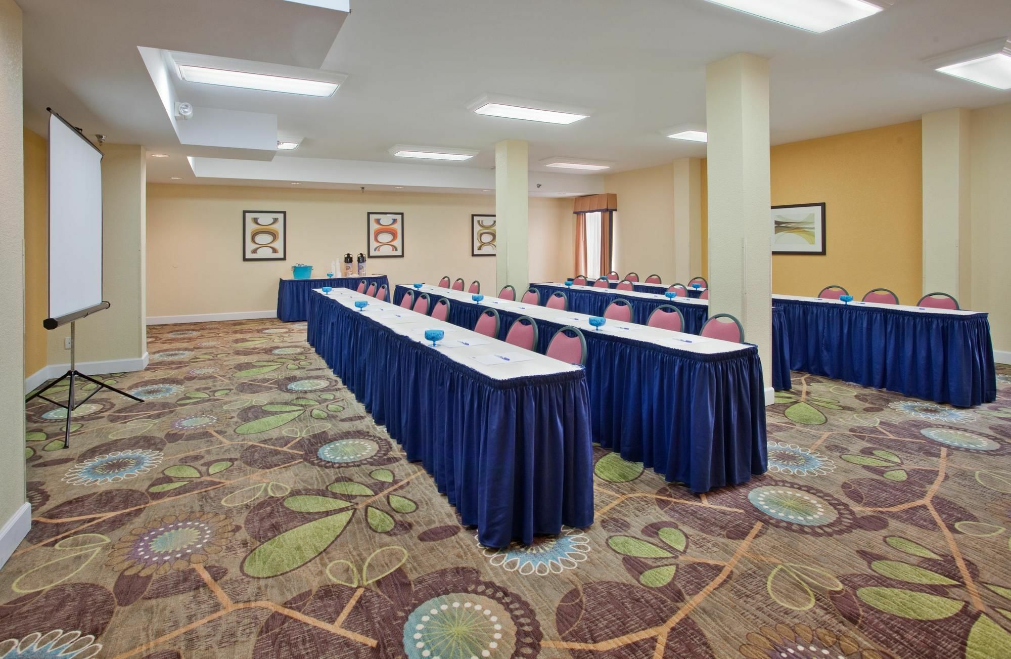 Holiday Inn Express Orange Beach - On The Beach, An Ihg Hotel Exterior photo